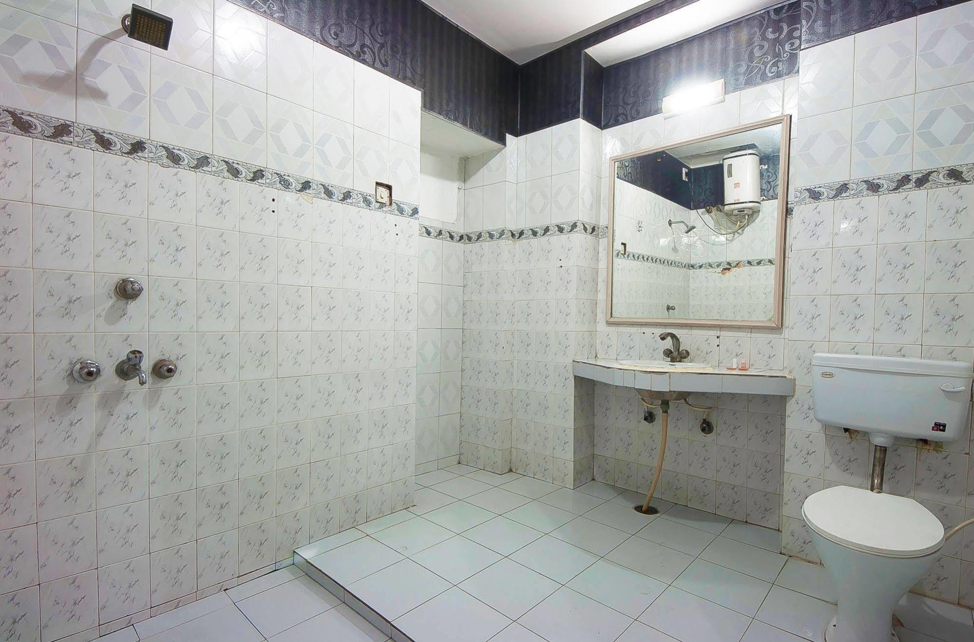 Fabhotel Basera Amritsar Zewnętrze zdjęcie