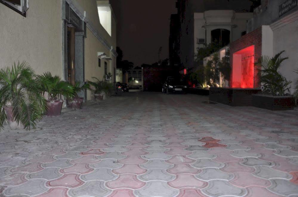 Fabhotel Basera Amritsar Zewnętrze zdjęcie